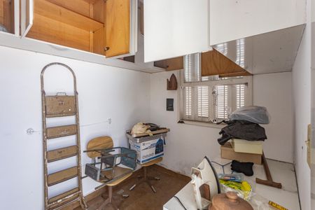 Casa à venda com 196m², 3 quartos e 2 vagasQuarto de Serviço