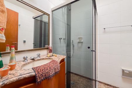Casa à venda com 200m², 6 quartos e 4 vagasBanheiro Corredor