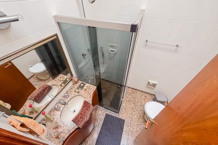 Casa à venda com 200m², 6 quartos e 4 vagasBanheiro Corredor