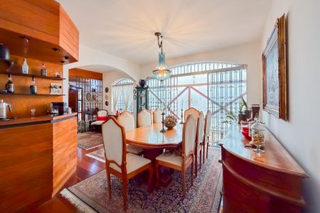 Casa à venda com 200m², 6 quartos e 4 vagasSala de Jantar