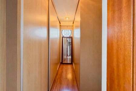 Casa à venda com 200m², 6 quartos e 4 vagasCloset da Suíte Master 