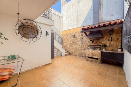 Casa à venda com 200m², 6 quartos e 4 vagasÁrea Externa