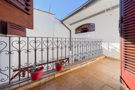 Casa à venda com 200m², 6 quartos e 4 vagasSuíte Master - Varanda