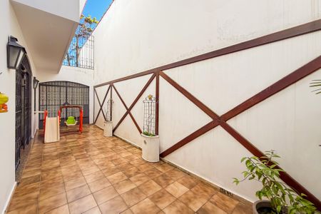 Casa à venda com 200m², 6 quartos e 4 vagasSala - Varanda