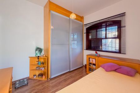 Casa à venda com 200m², 6 quartos e 4 vagasSuíte 1