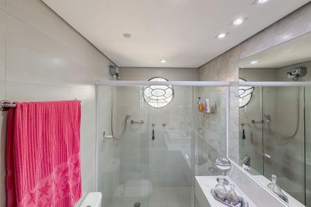 Casa à venda com 200m², 6 quartos e 4 vagasBanheiro da Suíte Master