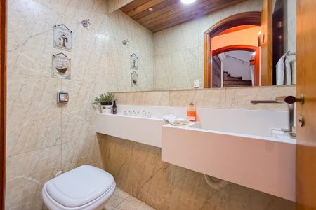 Casa à venda com 200m², 6 quartos e 4 vagasLavabo
