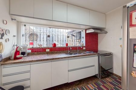 Casa à venda com 200m², 6 quartos e 4 vagasCozinha