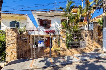 Casa à venda com 200m², 6 quartos e 4 vagasPlaquinha