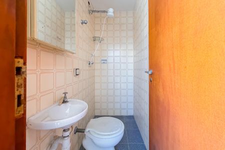 Casa à venda com 200m², 6 quartos e 4 vagasEdícula - Banheiro