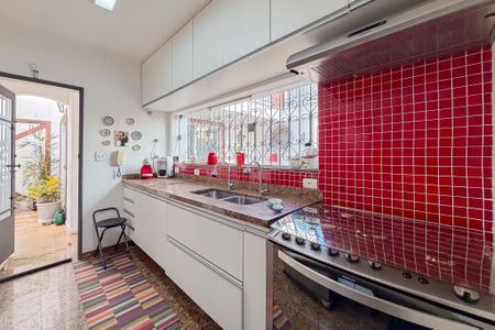 Casa à venda com 200m², 6 quartos e 4 vagasCozinha