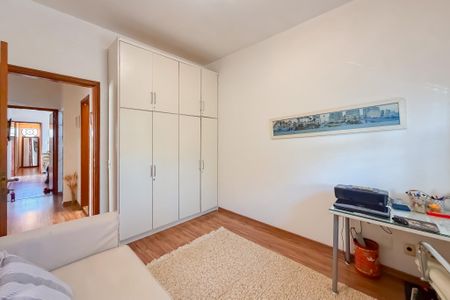 Casa à venda com 200m², 6 quartos e 4 vagasQuarto 1