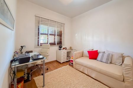 Casa à venda com 200m², 6 quartos e 4 vagasQuarto 1