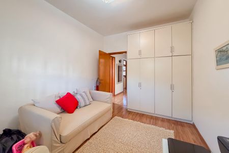 Casa à venda com 200m², 6 quartos e 4 vagasQuarto 1