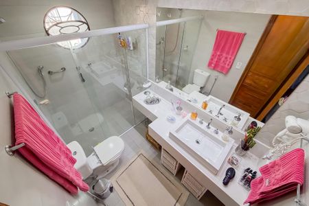 Casa à venda com 200m², 6 quartos e 4 vagasBanheiro da Suíte Master