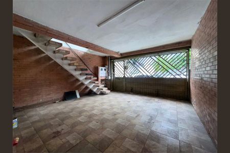 Casa à venda com 2 quartos, 180m² em Vila Antonieta, São Paulo