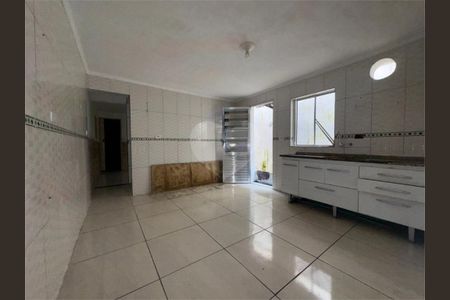 Casa à venda com 2 quartos, 180m² em Vila Antonieta, São Paulo