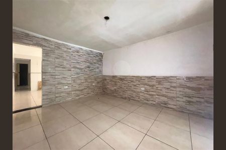 Casa à venda com 2 quartos, 180m² em Vila Antonieta, São Paulo