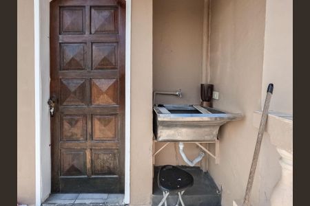 Casa para alugar com 60m², 1 quarto e sem vaga