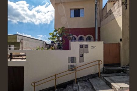 Casa para alugar com 60m², 1 quarto e sem vaga