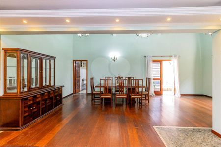 Casa à venda com 4 quartos, 276m² em Vila Anhanguera, São Paulo