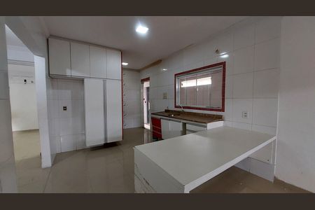 Casa para alugar com 147m², 2 quartos e 3 vagas Casa para alugar com 147m², 2 quartos e 3 vagasCozinha