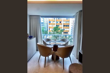 Apartamento à venda com 2 quartos, 105m² em Cerqueira César, São Paulo