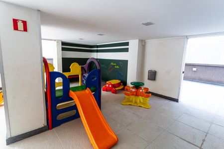 Apartamento à venda com 190m², 3 quartos e 3 vagasÁrea comum - Playground