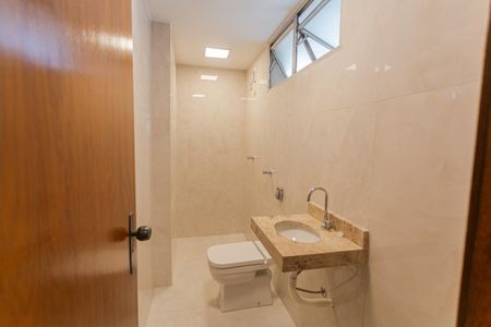 Apartamento à venda com 190m², 3 quartos e 3 vagasBanheiro de serviço