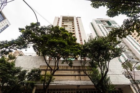 Apartamento à venda com 190m², 3 quartos e 3 vagasFachada