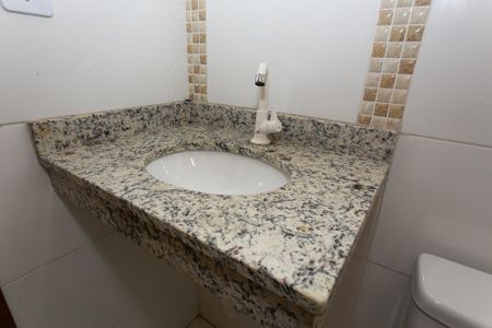 Apartamento para alugar com 65m², 2 quartos e 1 vaga Apartamento para alugar com 65m², 2 quartos e 1 vagaBanheiro da Suíte 2