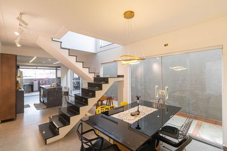 Casa para alugar com 375m², 4 quartos e 6 vagasCozinha 