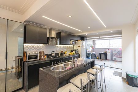 Casa para alugar com 375m², 4 quartos e 6 vagasCozinha 