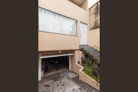 Casa para alugar com 375m², 4 quartos e 6 vagasFachada Interna 