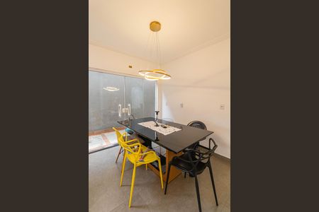 Casa para alugar com 375m², 4 quartos e 6 vagasCozinha 