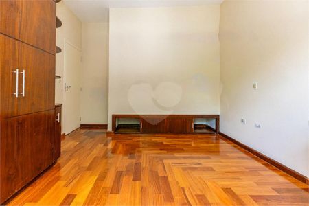 Casa à venda com 170m², 3 quartos e 4 vagas
