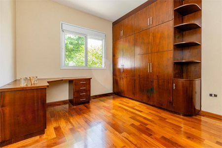 Casa à venda com 170m², 3 quartos e 4 vagas