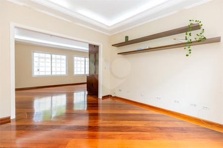 Casa à venda com 170m², 3 quartos e 4 vagas