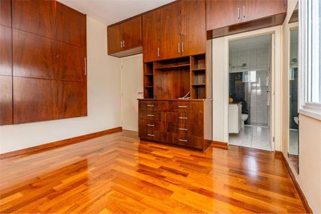 Casa à venda com 170m², 3 quartos e 4 vagas