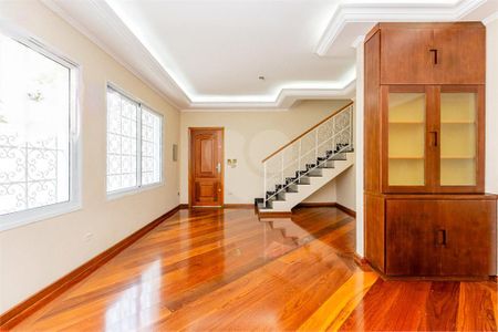 Casa à venda com 170m², 3 quartos e 4 vagas