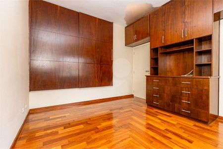 Casa à venda com 170m², 3 quartos e 4 vagas