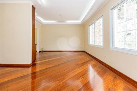 Casa à venda com 170m², 3 quartos e 4 vagas