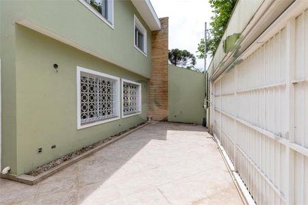 Casa à venda com 170m², 3 quartos e 4 vagas