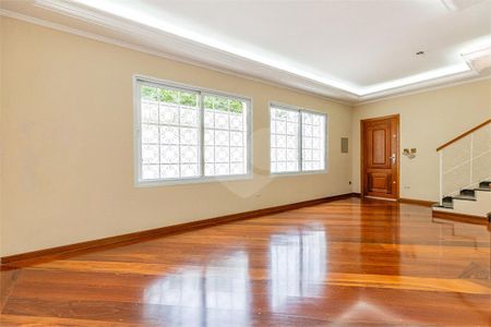 Casa à venda com 3 quartos, 170m² em Chácara Santo Antônio (Zona Sul), São Paulo