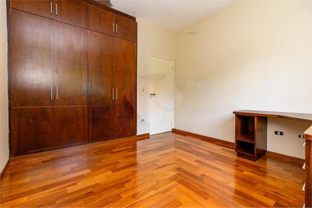 Casa à venda com 170m², 3 quartos e 4 vagas