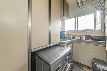 Apartamento à venda com 93m², 3 quartos e 2 vagas Apartamento à venda com 93m², 3 quartos e 2 vagasCozinha - Lavanderia