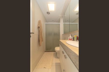 Apartamento à venda com 93m², 3 quartos e 2 vagas Apartamento à venda com 93m², 3 quartos e 2 vagasBanheiro Social