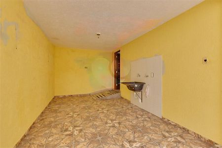 Casa à venda com 3 quartos, 160m² em Jardim Sabara, São Paulo