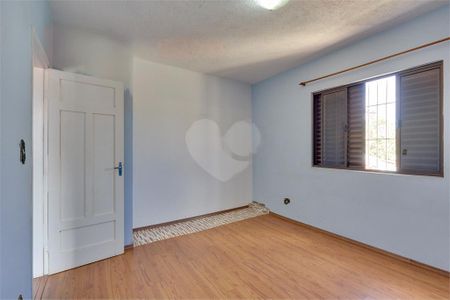 Casa à venda com 3 quartos, 160m² em Jardim Sabara, São Paulo