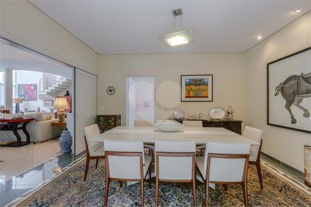 Casa à venda com 4 quartos, 900m² em Santo Amaro, São Paulo